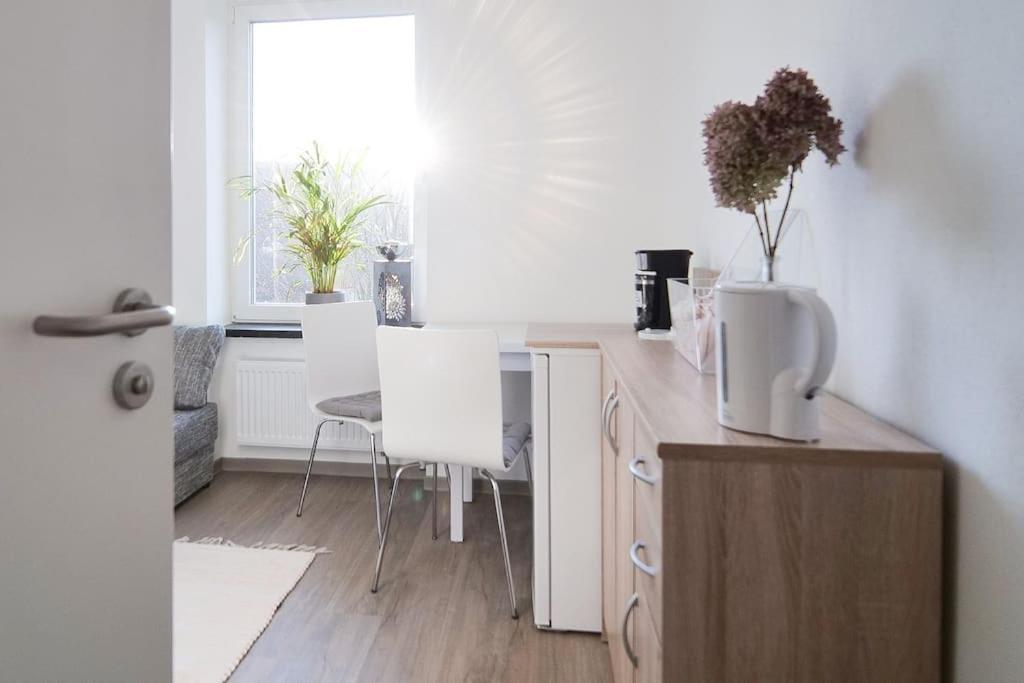 Preiswertes Modernes Gaestezimmer In Aue Bad-Schlema Extérieur photo