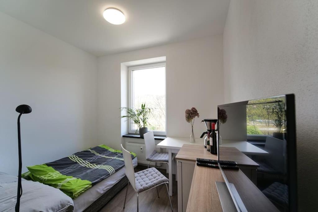Preiswertes Modernes Gaestezimmer In Aue Bad-Schlema Extérieur photo